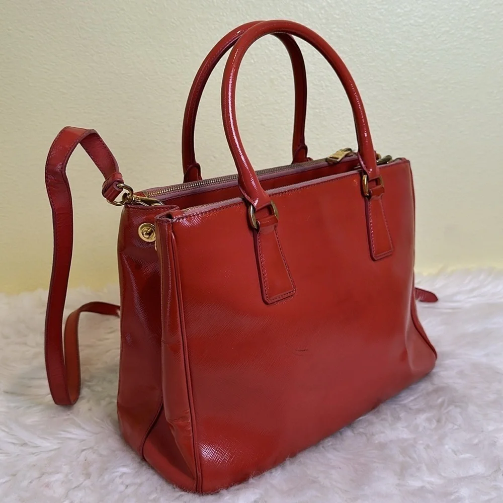 💯Authentic Prada Red Leather Handbag🍀